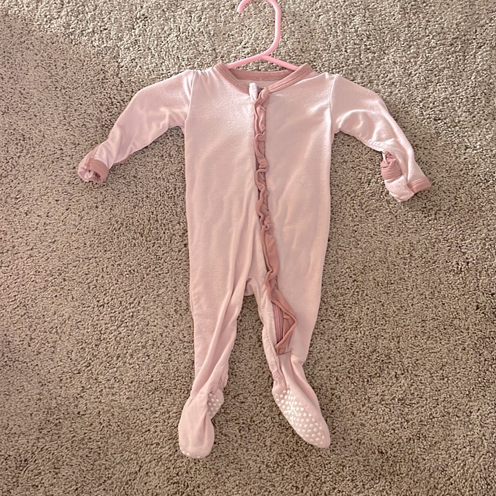 - Kickee pants pjs